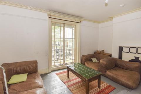 1 bedroom house to rent, Russell Square, Brighton, East Sussex