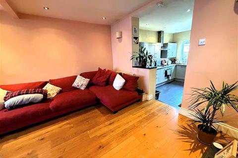 2 bedroom terraced house for sale, Granville Avenue, Feltham