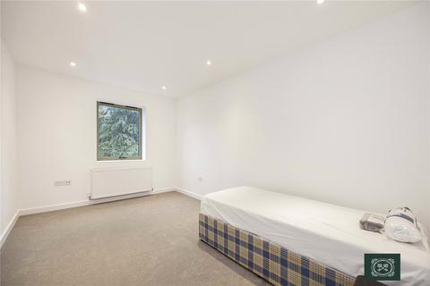 3 bedroom house for sale, North Circular Road, Palmers Road, N13
