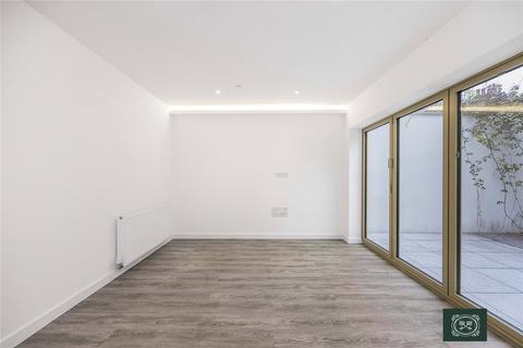 2 bedroom house for sale, North Circular Road, Palmers Road, N13