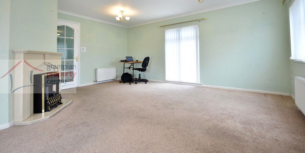Lounge 2.JPG