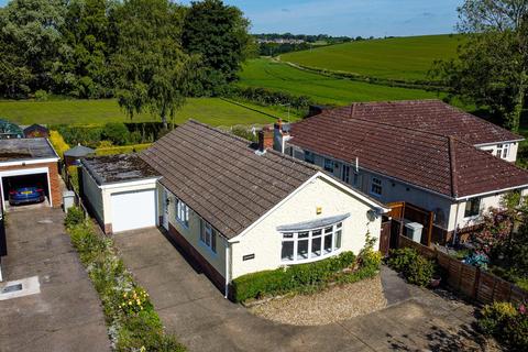 2 bedroom detached bungalow for sale, Grimsby Road, Binbrook, LN8