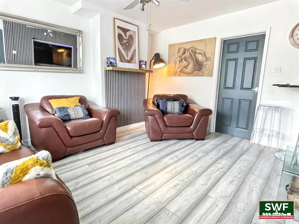 Living room.2.jpg