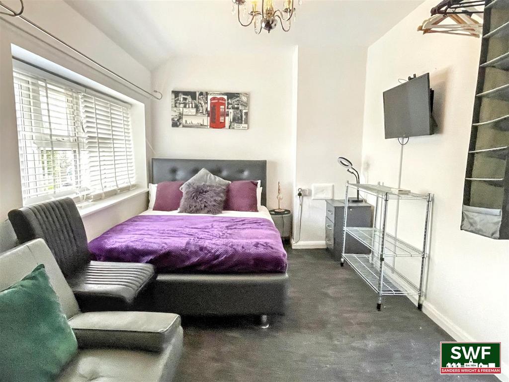 Bedroom1.jpg