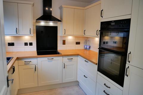 11 Carp Road, Calne, SN11 9UE