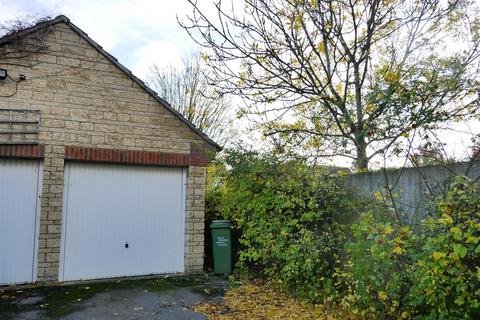 11 Carp Road, Calne, SN11 9UE