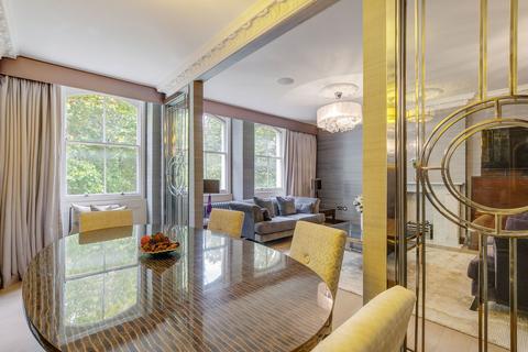 3 bedroom flat to rent, Rutland Gate, London SW7