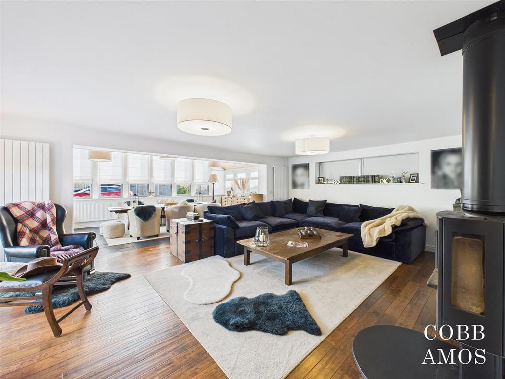 CAM02803 G0-PR0238-STILL006.jpg