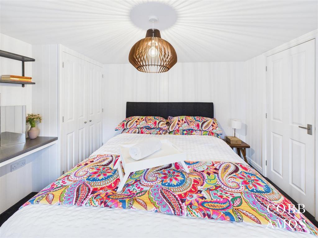 CAM02803 G0-PR0238-STILL028.jpg