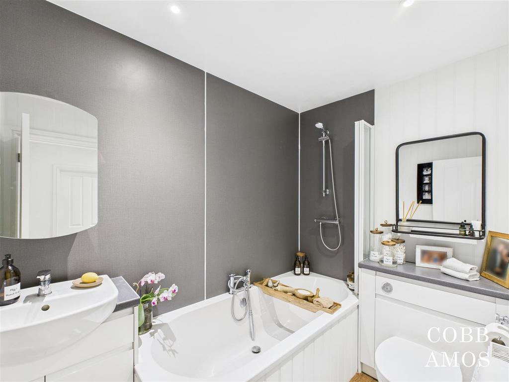 CAM02803 G0-PR0238-STILL008.jpg