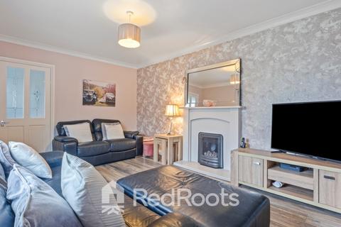 3 bedroom semi-detached house for sale, Chiltern Road, Doncaster DN5