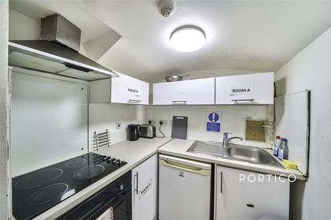 1 bedroom in a house share to rent, Charleville Road, London, W14