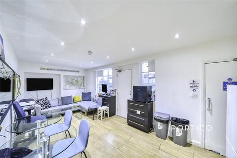1 bedroom in a house share to rent, Charleville Road, London, W14
