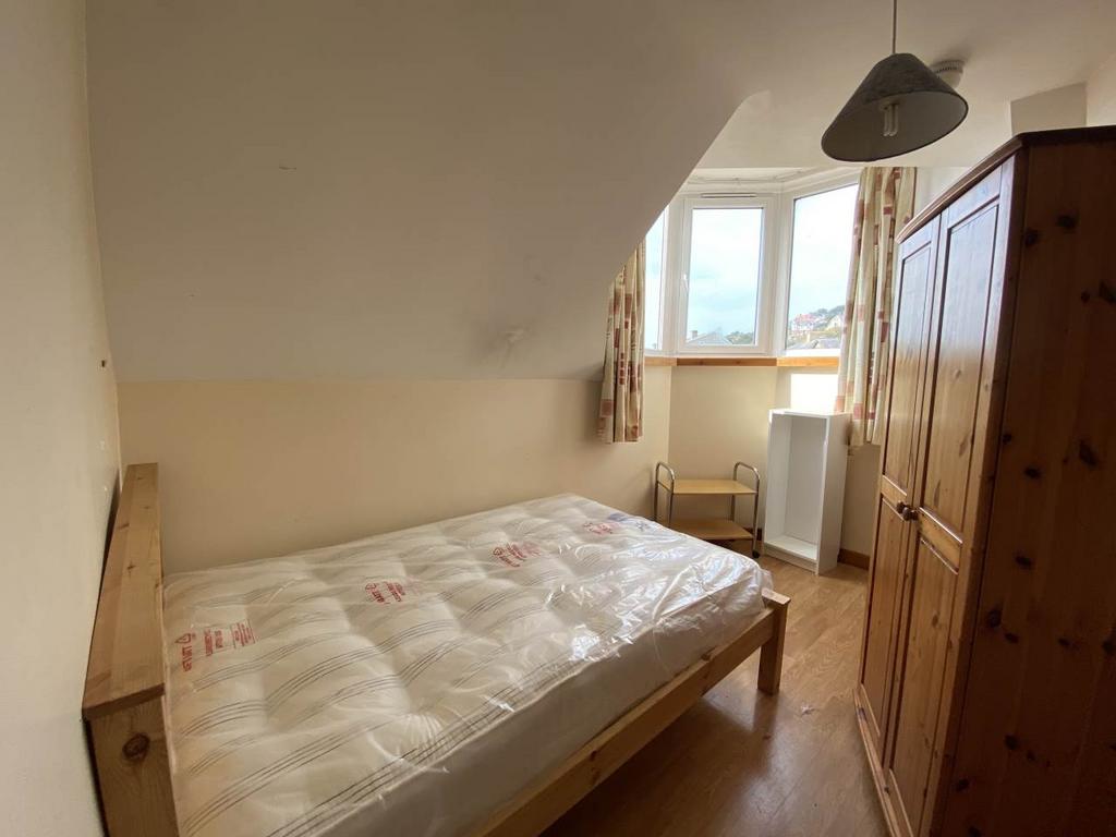 Bed 4