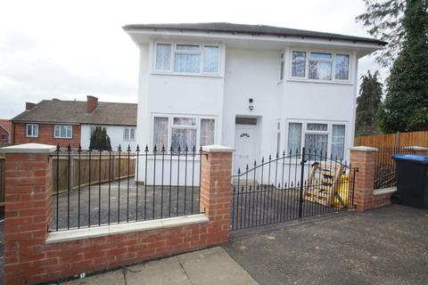 2 bedroom detached house to rent, Oakington Manor Drive, HA9