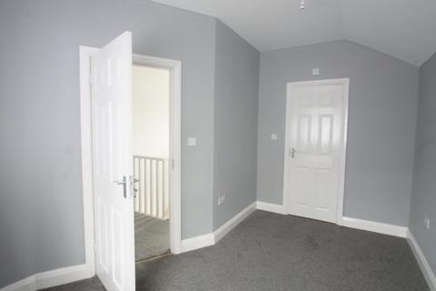 2 bedroom detached house to rent, Oakington Manor Drive, HA9