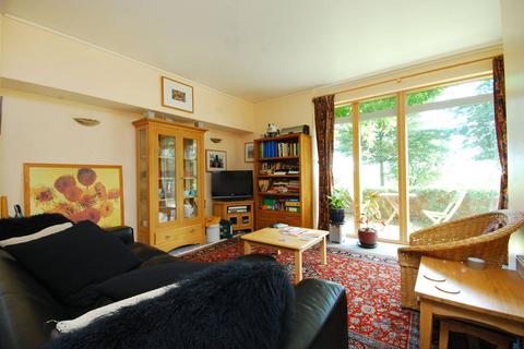 3 bedroom flat for sale, Maurer Court, Greenwich, London, SE10