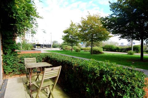 3 bedroom flat for sale, Maurer Court, Greenwich, London, SE10