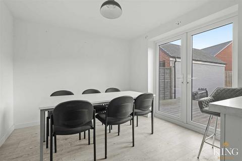 4 bedroom detached house for sale, Sycamore Gardens, Meon Vale, Stratford-Upon-Avon