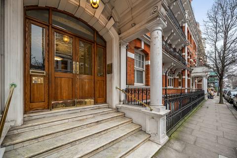 Drayton Gardens, Chelsea, London, SW10