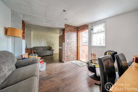4 bedroom semi-detached house for sale, Beacon Road, Erith