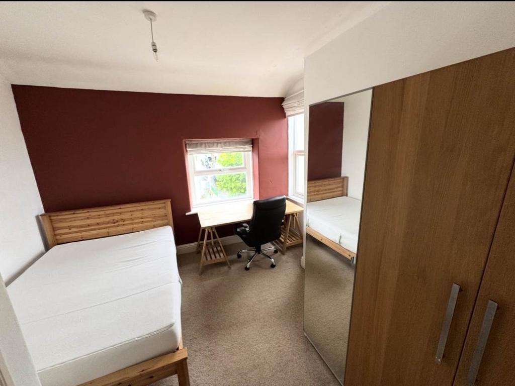 Bedroom 5