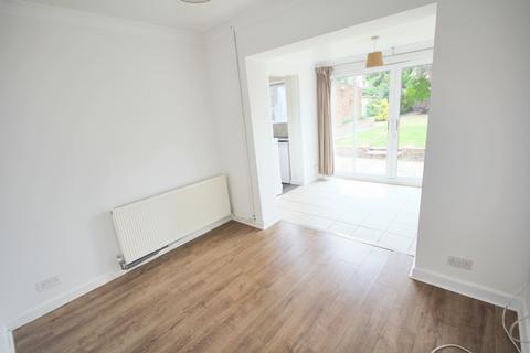 12 Bradshawe Waye, Uxbridge, UB8 3RQ