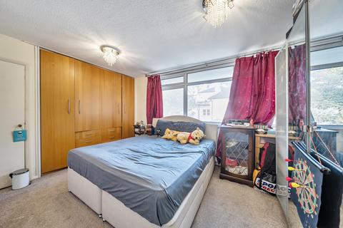 4 bedroom terraced house for sale, Roxeth Hill, Harrow, Middlesex