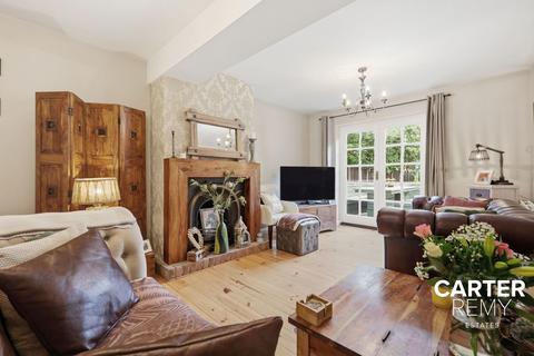 undefined, Woodward Close, Grays, RM17