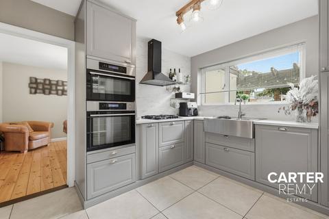 undefined, Woodward Close, Grays, RM17