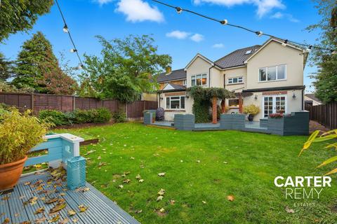 undefined, Woodward Close, Grays, RM17
