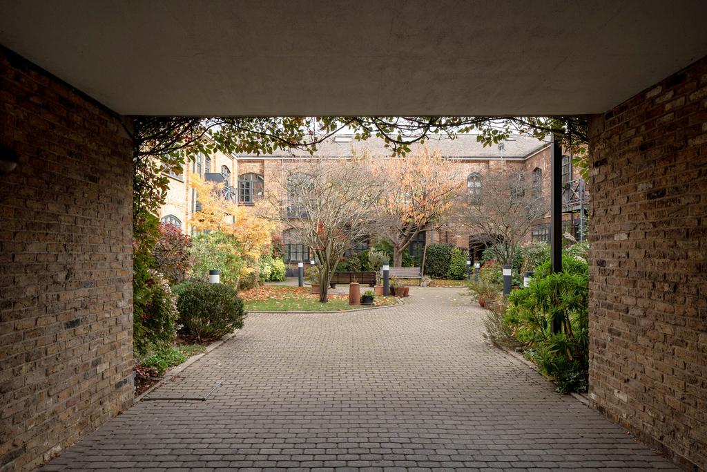 318527 - Independent Place, London E8 - high re...