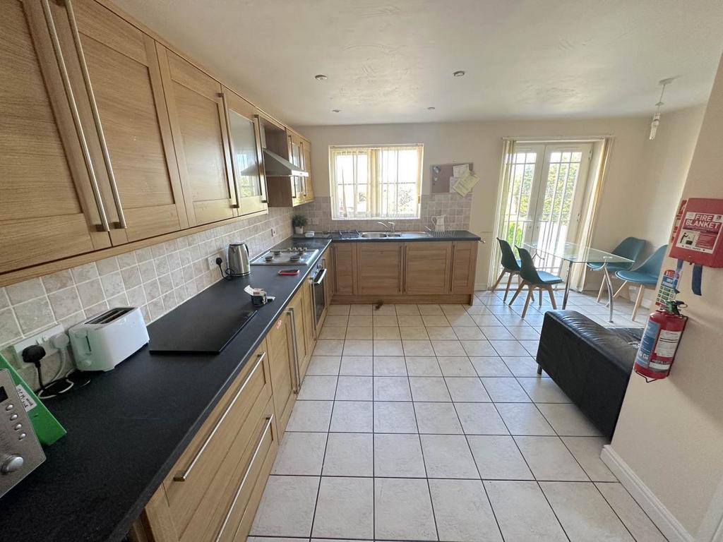 Kitchen (1)
