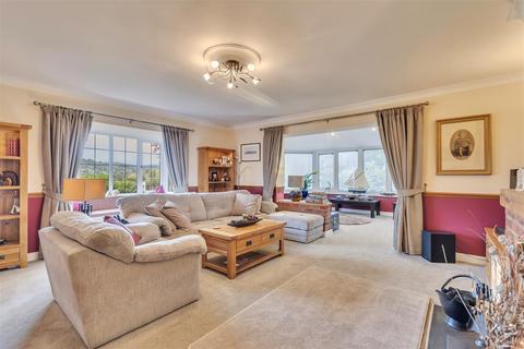 5 bedroom detached house for sale, Fforrd Y Cain, Llanfyllin