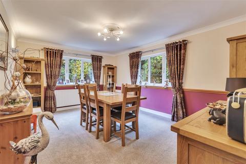 5 bedroom detached house for sale, Fforrd Y Cain, Llanfyllin