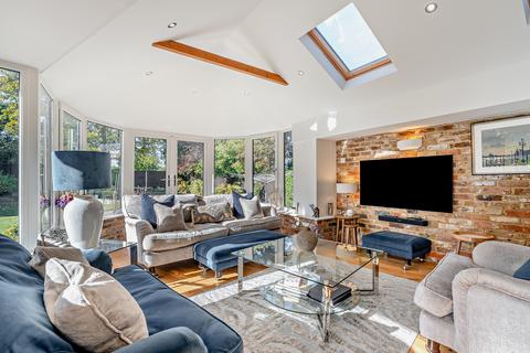 4 bedroom detached house for sale, St. Johns Road, Farnham, Surrey