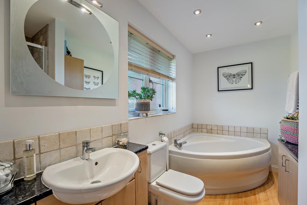 Ensuite