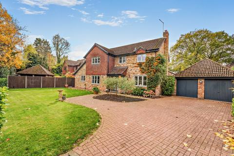 4 bedroom detached house for sale, St. Johns Road, Farnham, Surrey
