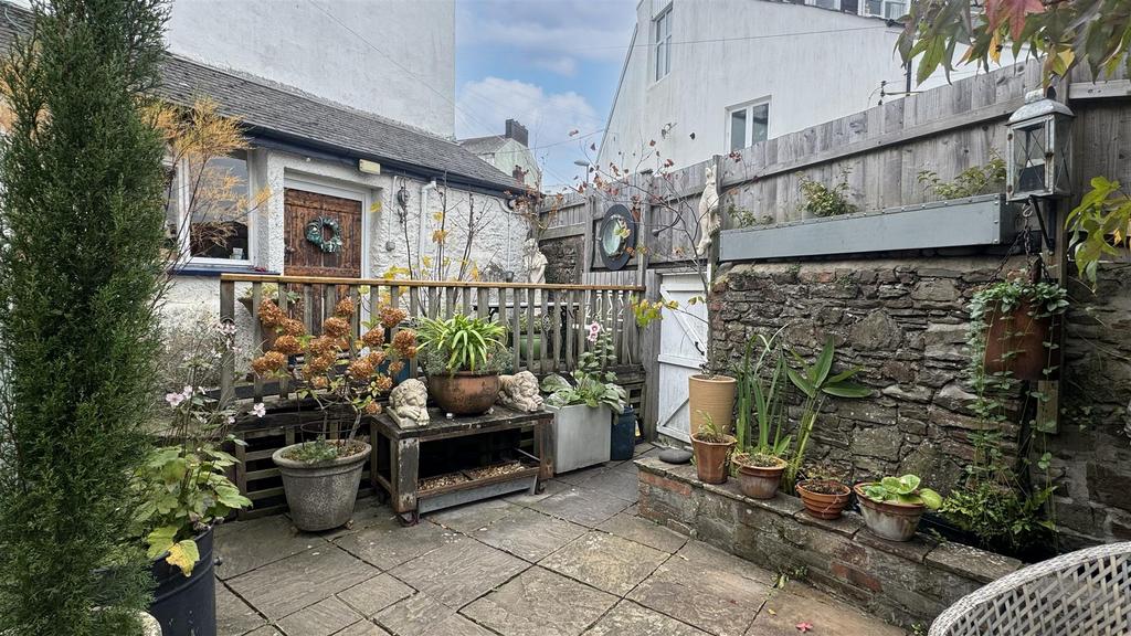 Garden 2.jpg