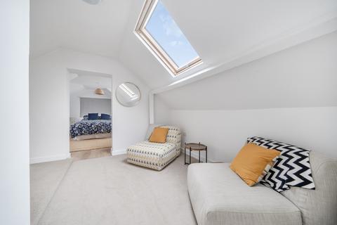 5 bedroom chalet for sale, The Street, Borden, Sittingbourne, Kent, ME9 8JH