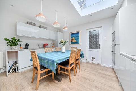 5 bedroom chalet for sale, The Street, Borden, Sittingbourne, Kent, ME9 8JH