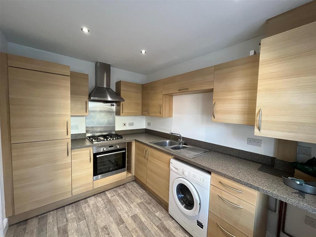 Kitchen 1.jpg