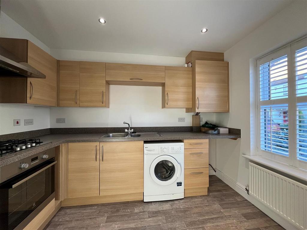 Kitchen 2.jpg