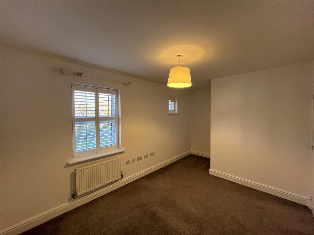 21 langkey way - bed 2.jpg