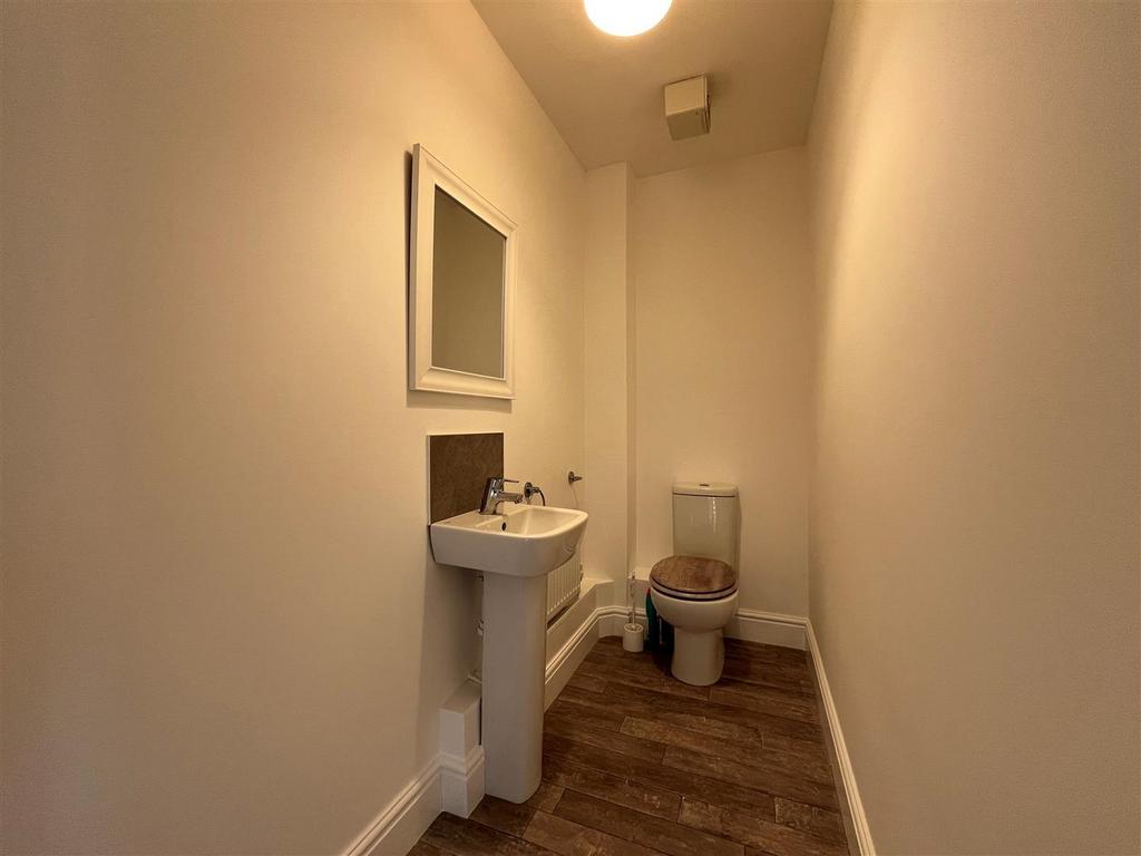 Downstairs toilet.jpg