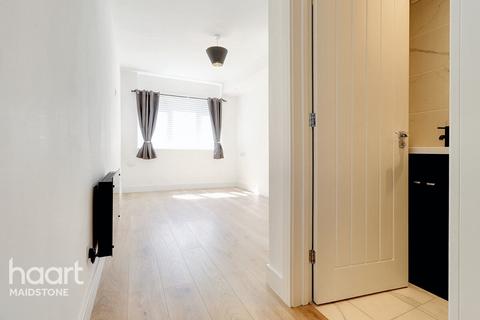 undefined, Buckland Hill, Maidstone