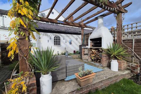 2 bedroom terraced house for sale, Banbury Road, Southam, CV47