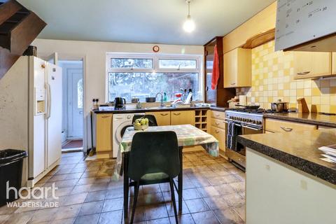 3 bedroom end of terrace house for sale, Beacon Road, Chatham