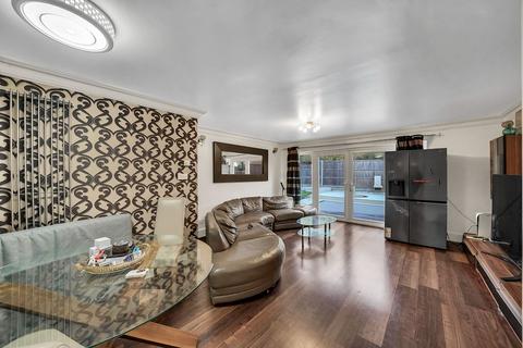 4 bedroom end of terrace house for sale, Sycamore Field, Harlow