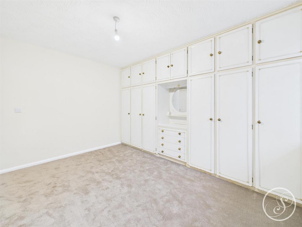 CAM02071 G0-PR0738-STILL009.jpg